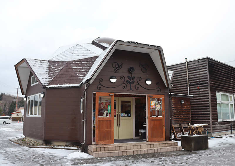 山のはちみつ屋外観