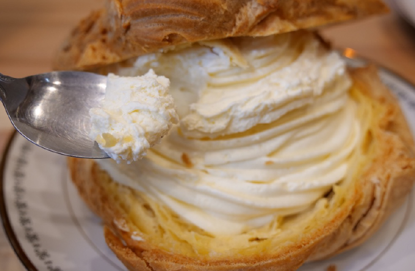 でっかいシュークリーム