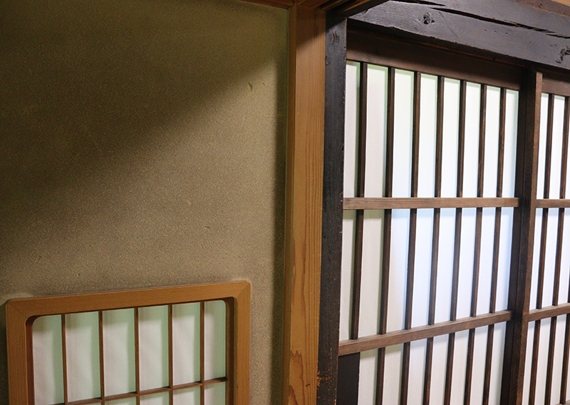 旧家屋部と増築した部分の境目