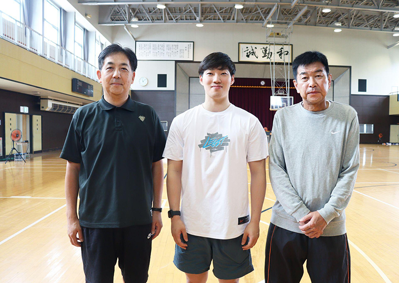 総監督・小松 元さん、アシスタントコーチ・遠田 貴大さん、ヘッドコーチ・長谷川 聡さん