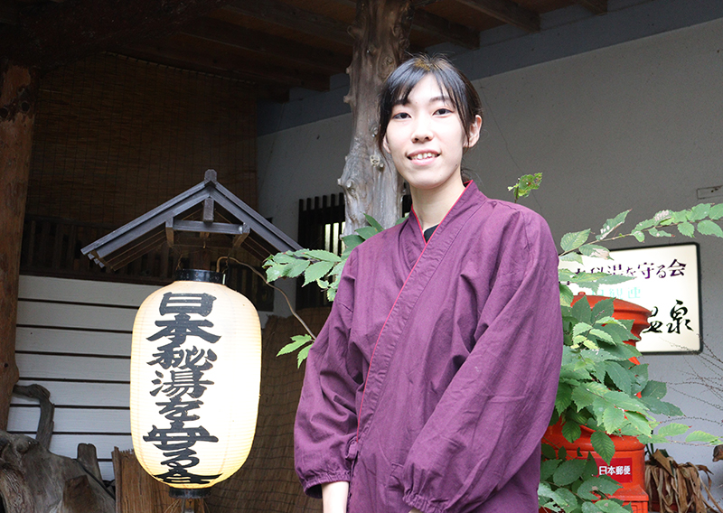 若女将の関さん