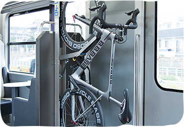 无需拆装自行车，可以将爱车原样固定在自行车支架上。