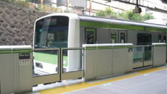Platform doors on Yamanote Line