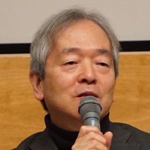 講師：赤坂憲雄氏の写真