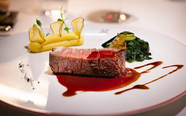 イメージ：斉藤 卓也によるディナー