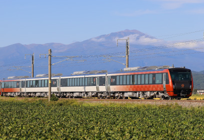 のってたのしい列車　海里