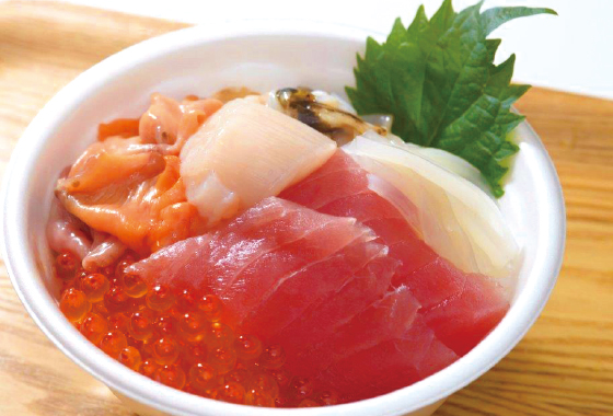 古川市場 のっけ丼（青森魚菜センター内）