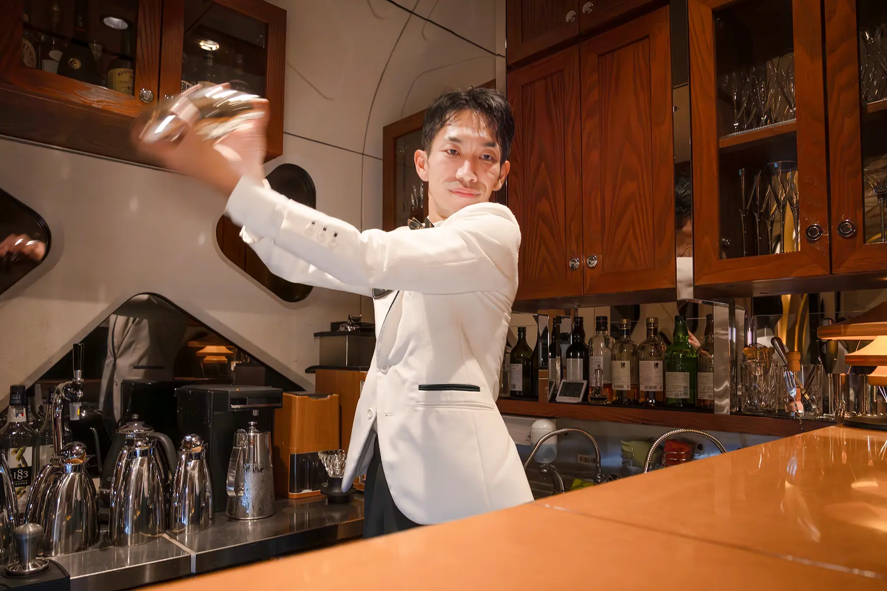 イメージ：｢LOUNGE こもれび｣のバーカウンター