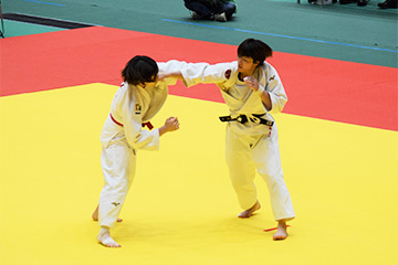 yI
