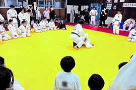 w鑃RI