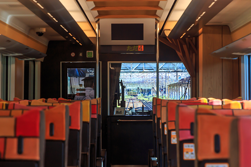 Road to observation room in Car No. 4.