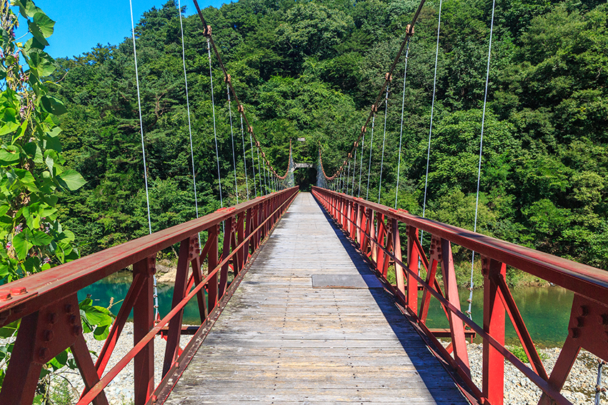 Kami-no-iwahashi Suspension Bridge, a historical bridge since 1926.