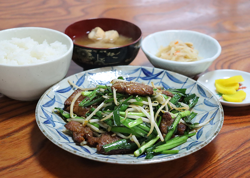 レバニラ定食