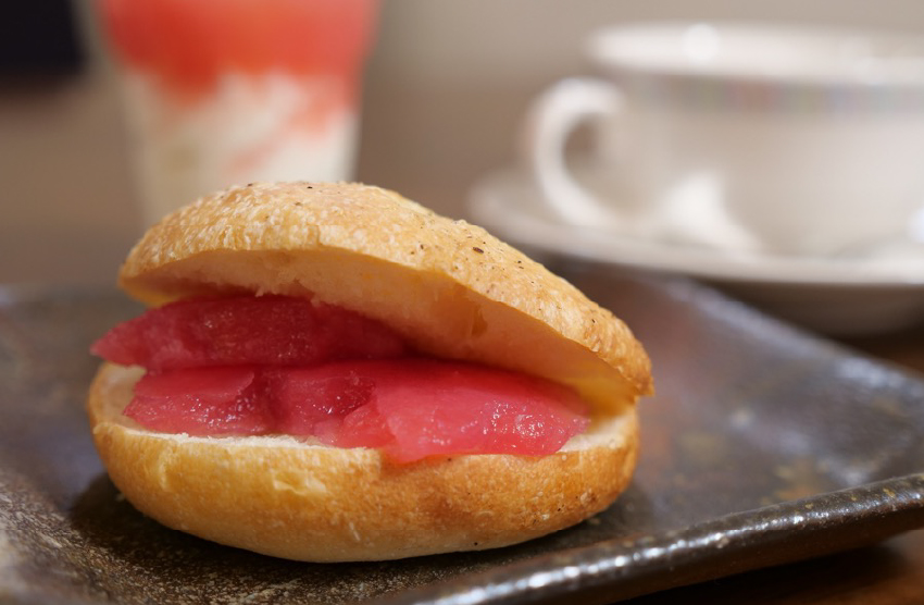赤〜いりんごケーキ