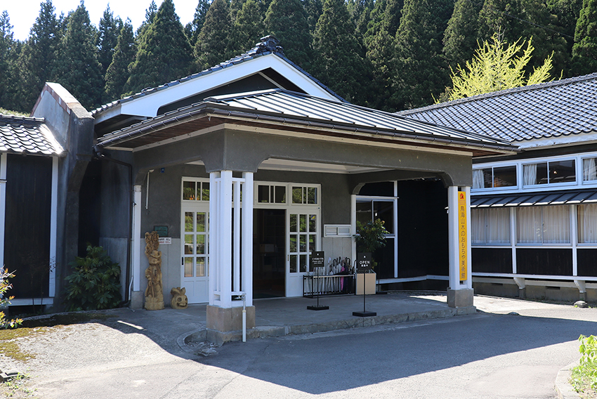 鳥海山木のおもちゃ美術館　入口