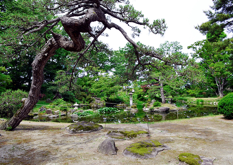 静川園
