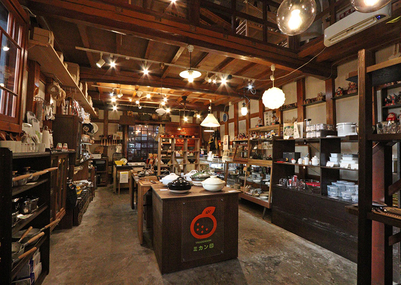 雑貨店「ミンカ」