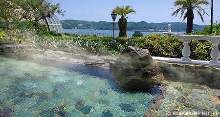 Open air baths looking out on the Pacific.