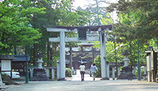 Fotografía del santuario sintoísta de los Uesugi