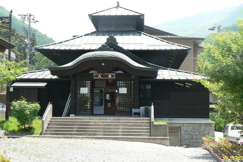 山田温泉大湯の外観