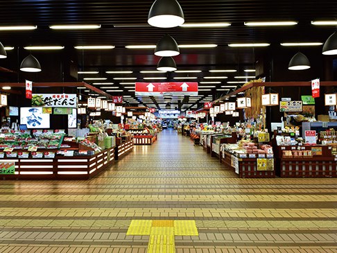 写真:越後湯沢駅 CoCoLo湯沢・がんぎどおり