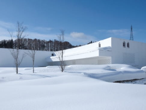 写真：青森県立美術館