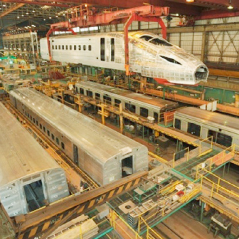 (株)総合車両製作所での新幹線製造