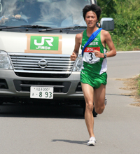 4区を快走する前川選手