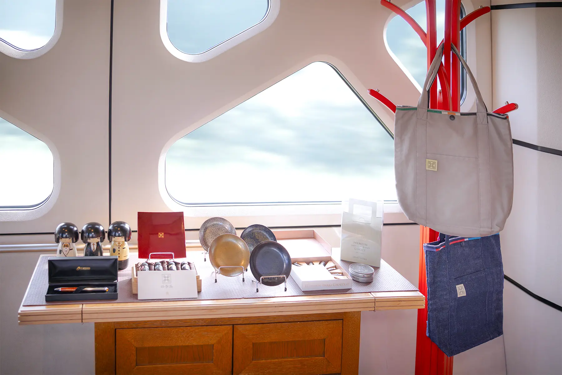 image:Unique Keepsakes of Your Journey