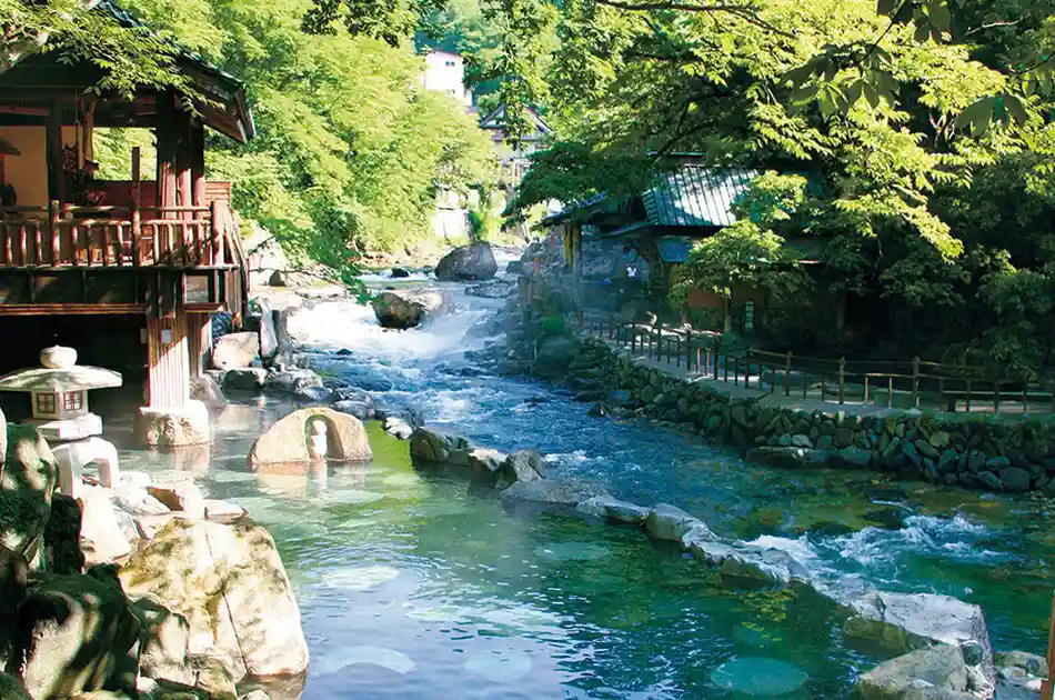 宝川温泉