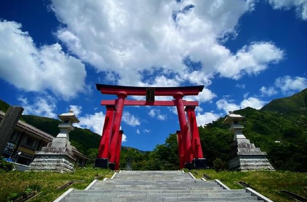 湯殿山本宮