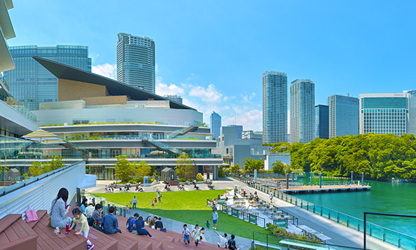 日本相撲協会×ウォーターズ竹芝 力士ふれあいイベント