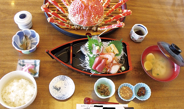 高足ガニを使った定食